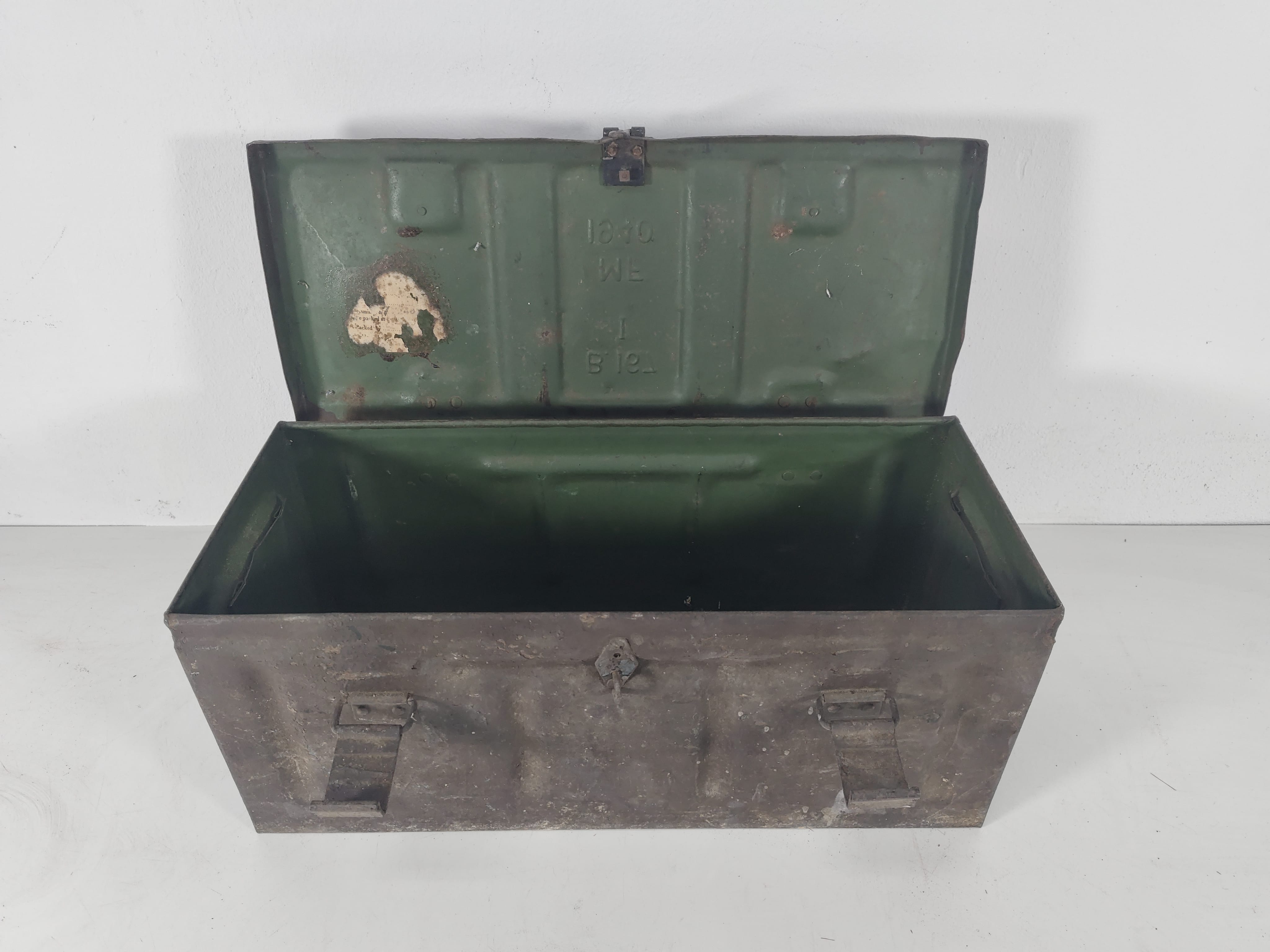 caja_militar_armamento_metal_23.5x55x23_1u