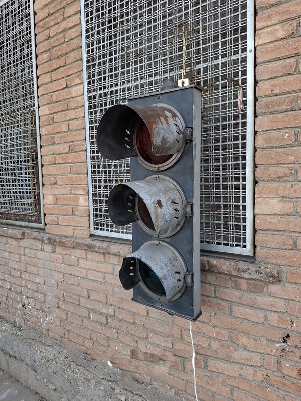 cabeza_semaforo_metal_trafico_funciona_107x30x35_1u
