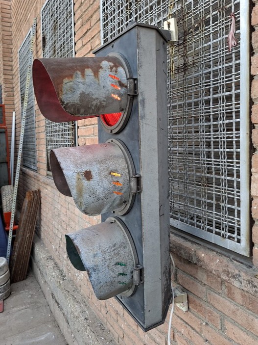 cabeza_semaforo_metal_trafico_funciona_107x30x35_1u