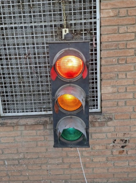 cabeza_semaforo_metal_trafico_funciona_107x30x35_1u