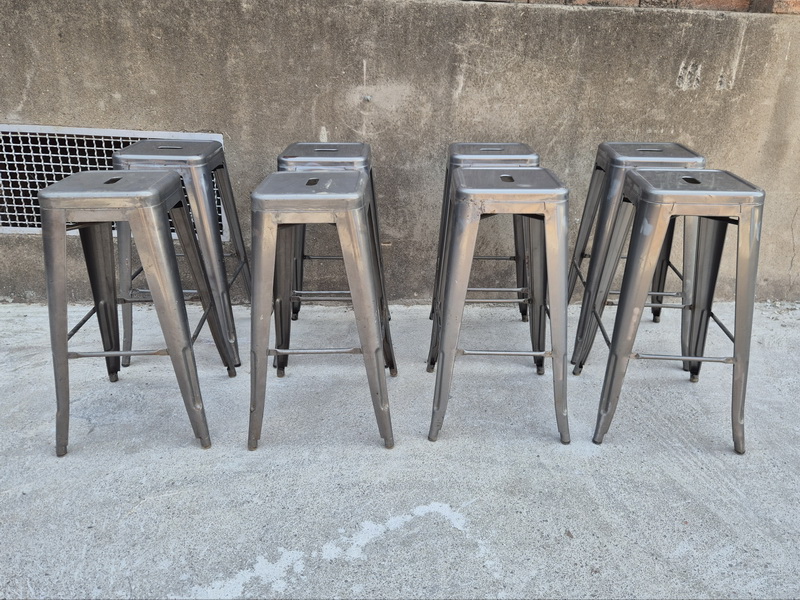 taburete-metal-gris-77x43x43-8u